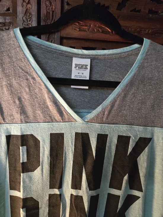 PINK Victoria's Secret Colorblock V-Neck Tee in Light Blue, Gray & White - Picture 3 of 8